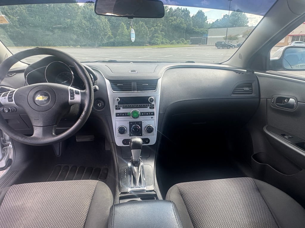 Photo 8 of this CHEVROLET MALIBU