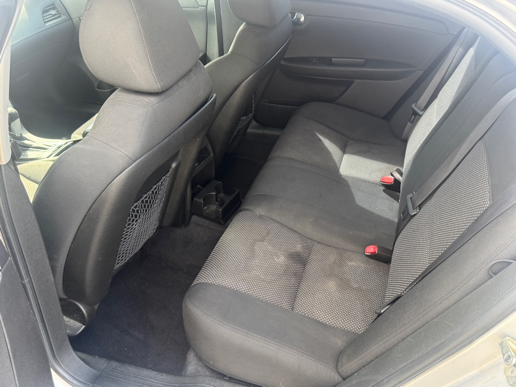 Photo 5 of this CHEVROLET MALIBU
