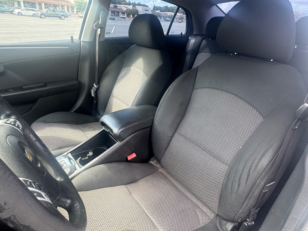 Photo 7 of this CHEVROLET MALIBU