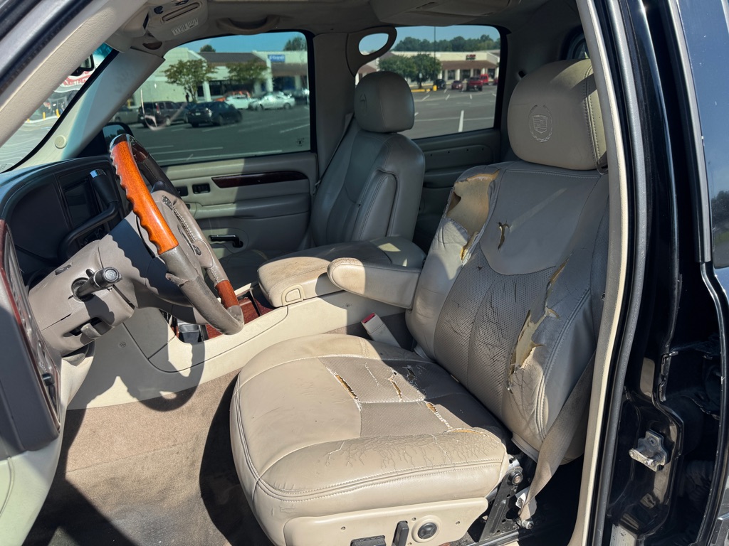 Photo 7 of this CADILLAC ESCALADE