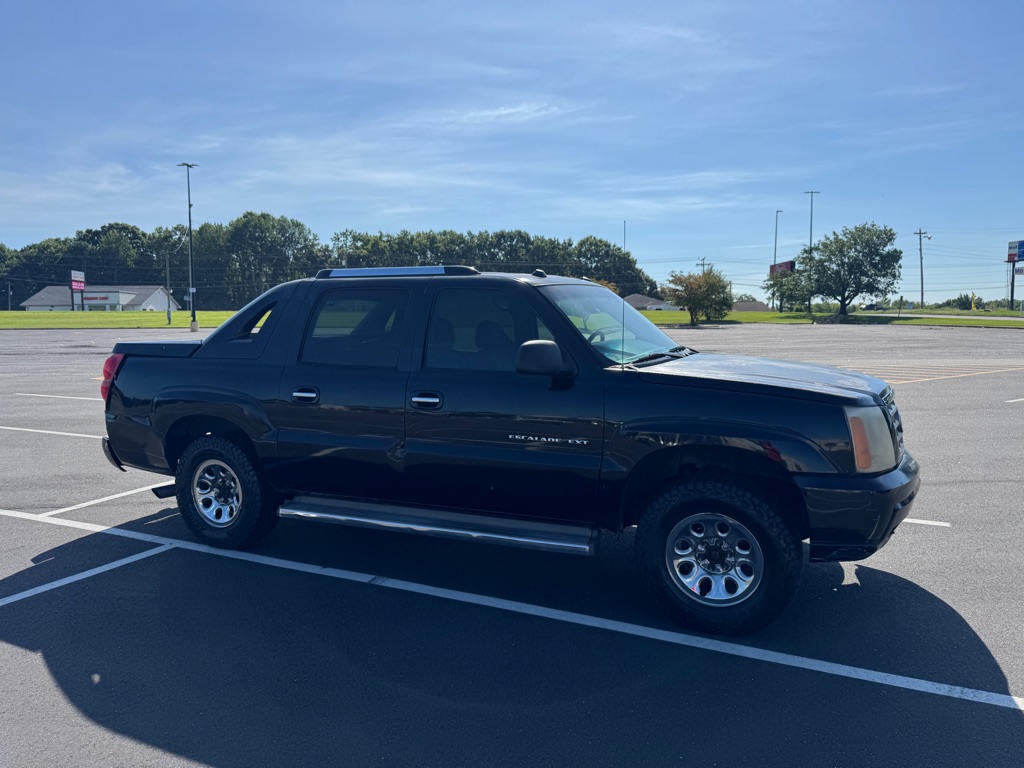 Photo 2 of this CADILLAC ESCALADE