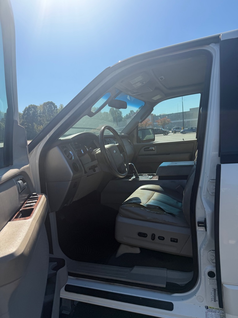 Photo 6 of this FORD EXPEDITION