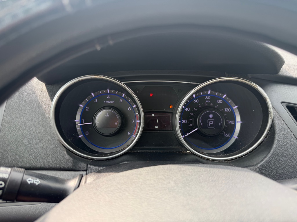Photo 8 of this HYUNDAI SONATA