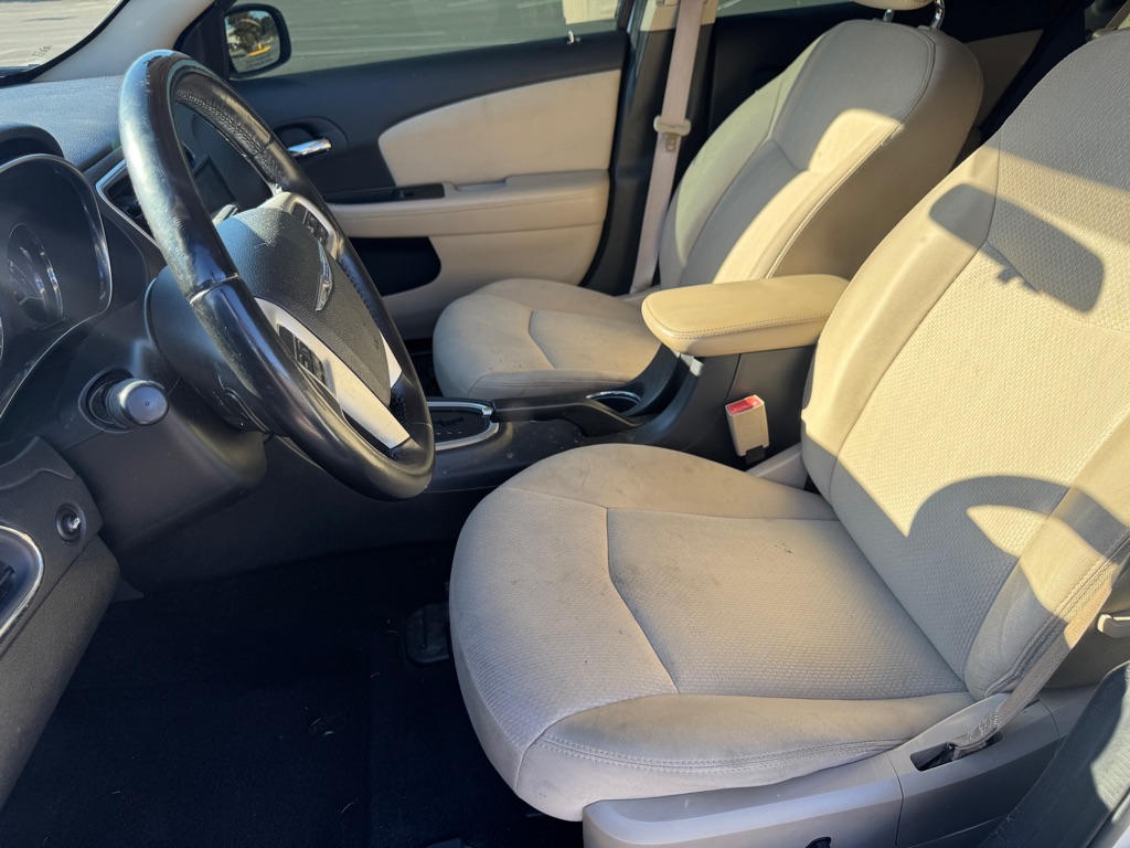 Photo 7 of this CHRYSLER 200