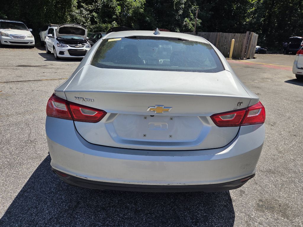 Photo 3 of this CHEVROLET MALIBU