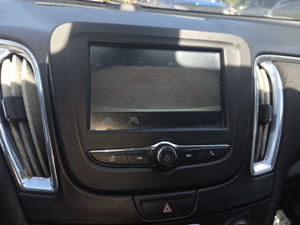 Photo 14 of this CHEVROLET MALIBU