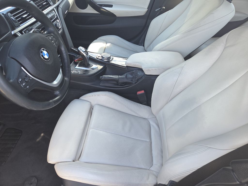 Photo 11 of this BMW 4 SERIES