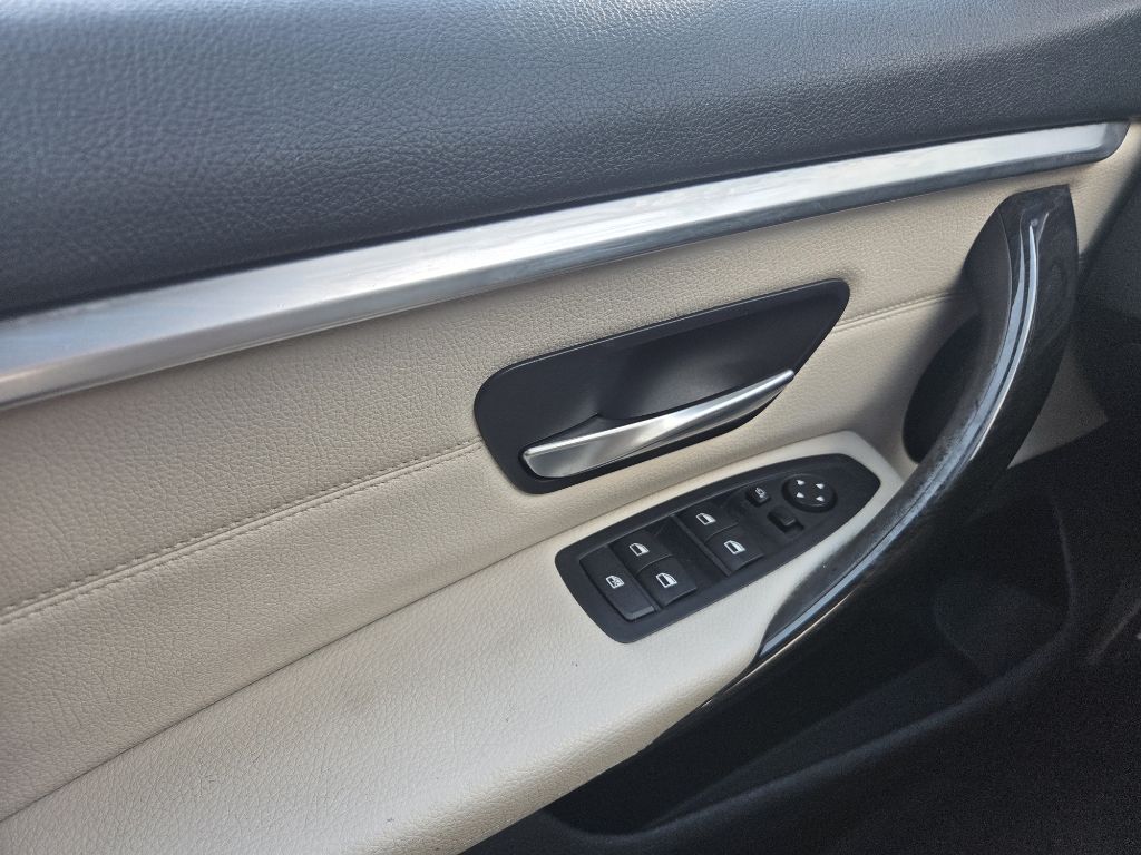 Photo 21 of this BMW 4 SERIES