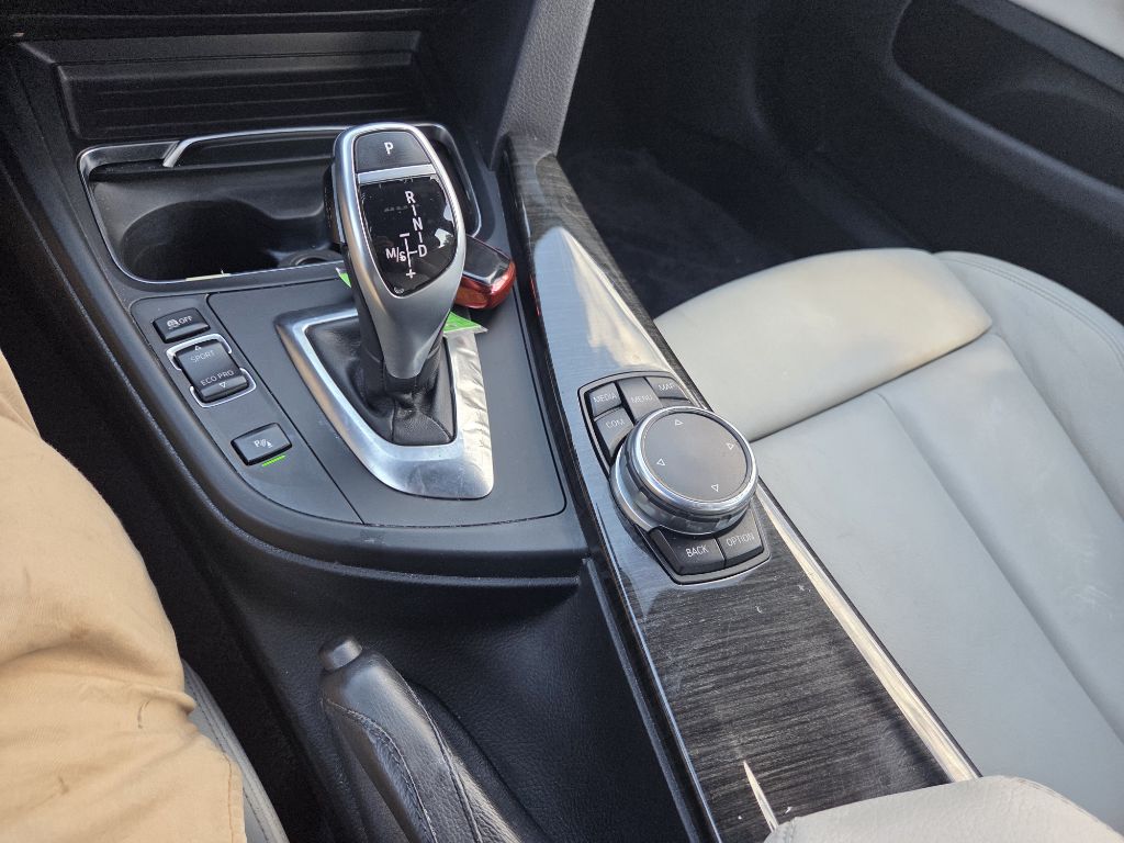 Photo 16 of this BMW 4 SERIES