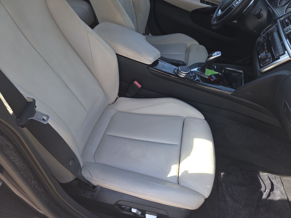 Photo 13 of this BMW 4 SERIES