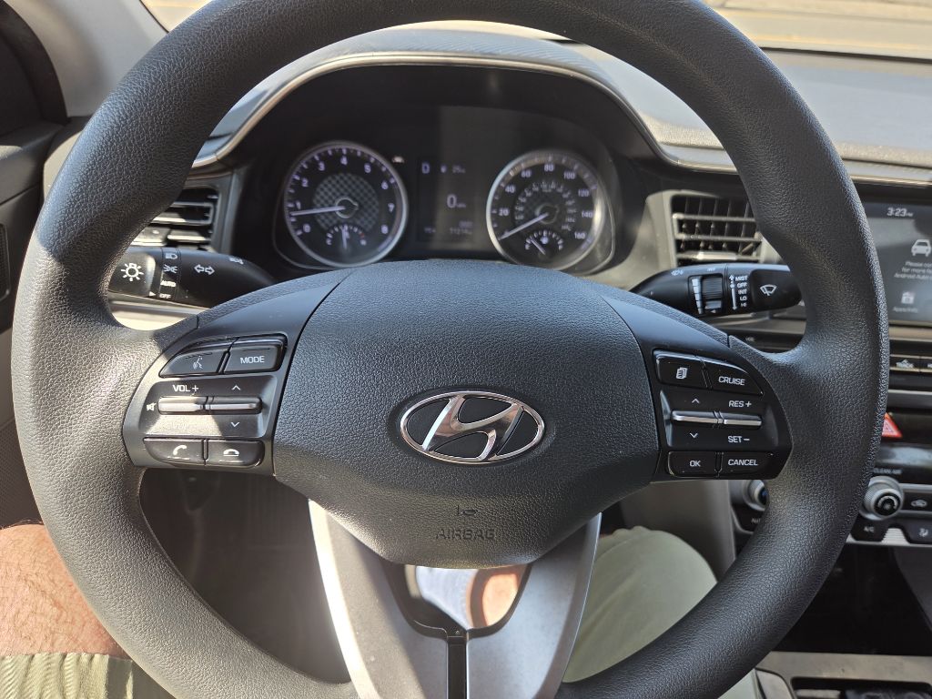 Photo 13 of this HYUNDAI ELANTRA