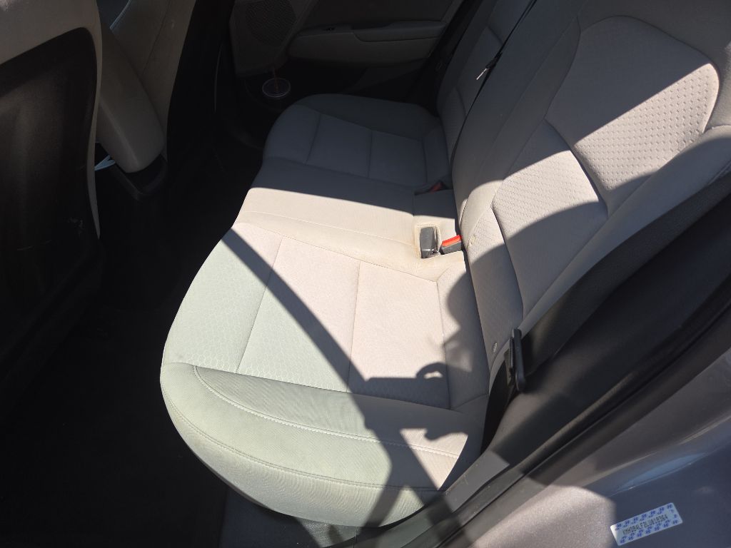 Photo 10 of this HYUNDAI ELANTRA