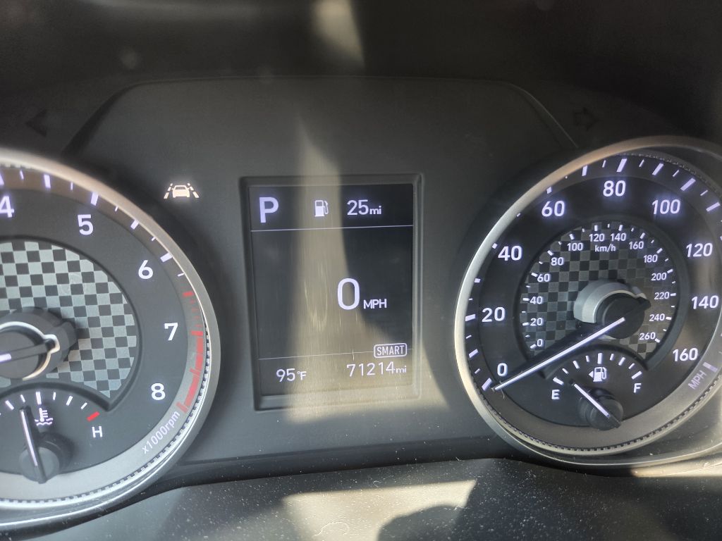 Photo 16 of this HYUNDAI ELANTRA