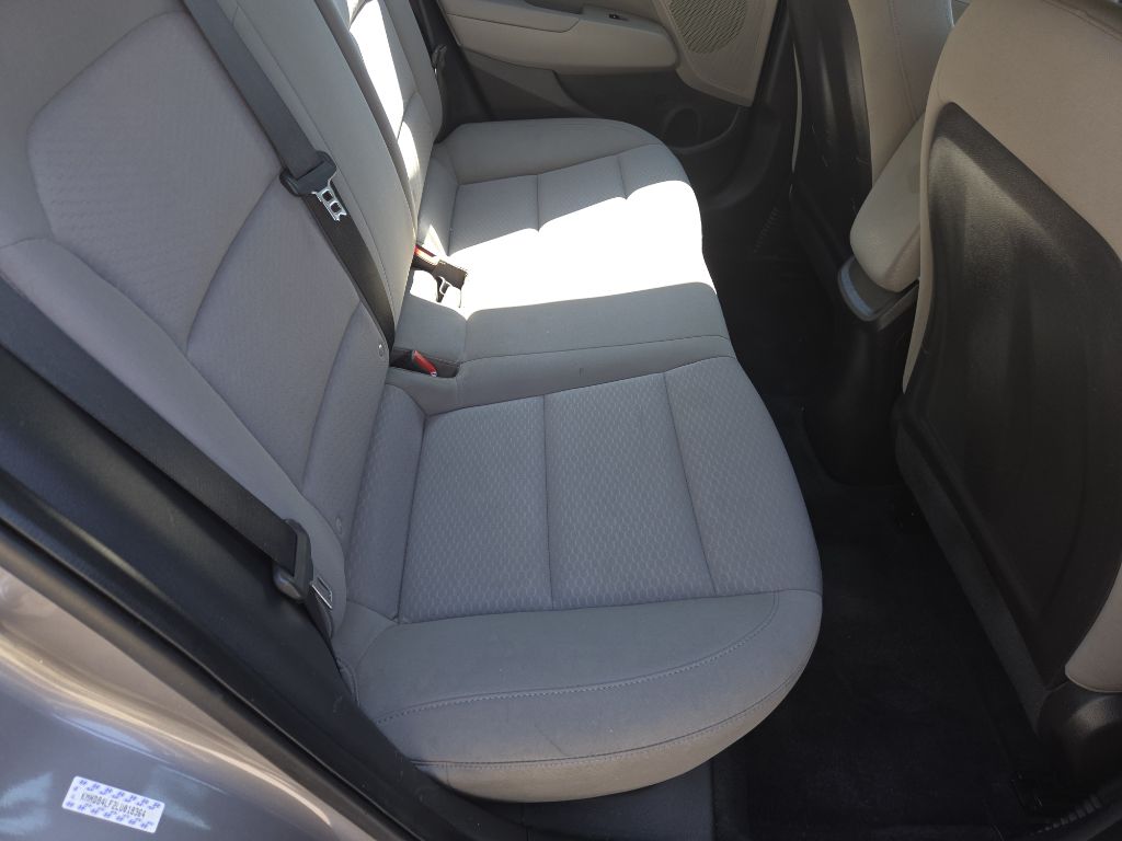 Photo 11 of this HYUNDAI ELANTRA