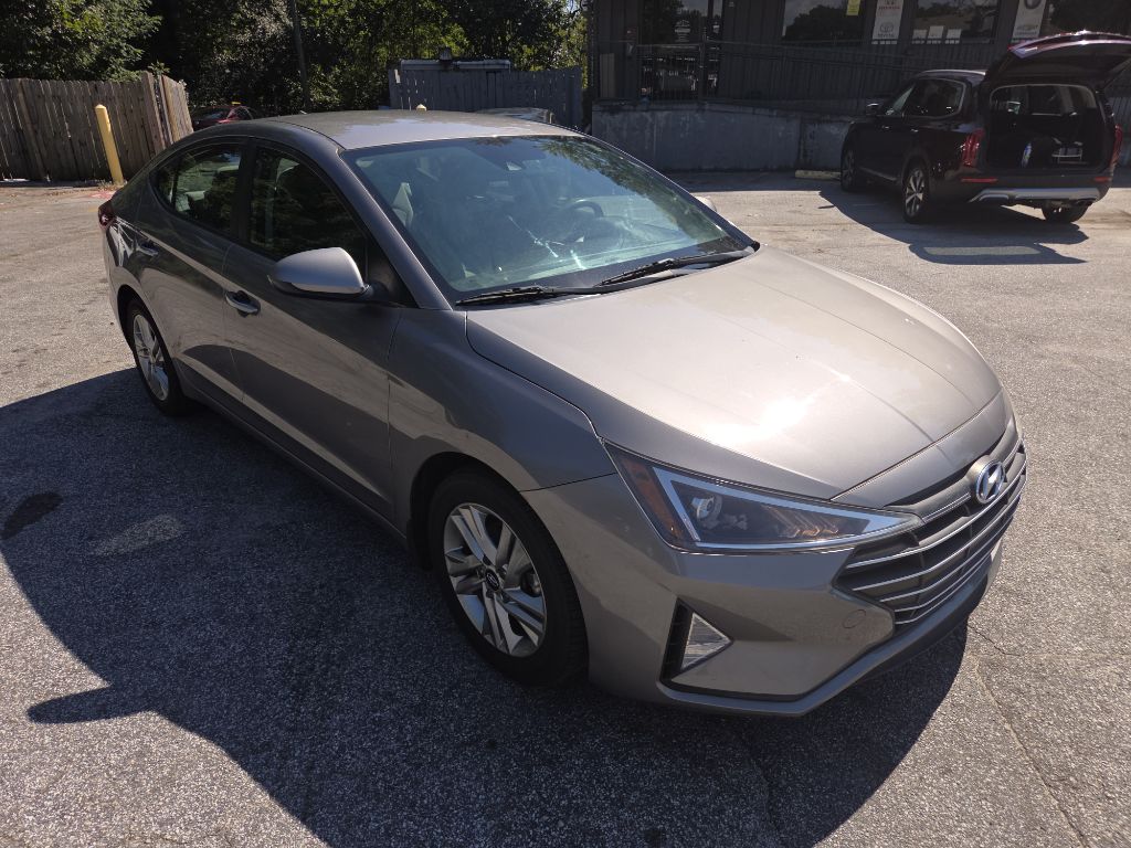 Photo 3 of this HYUNDAI ELANTRA