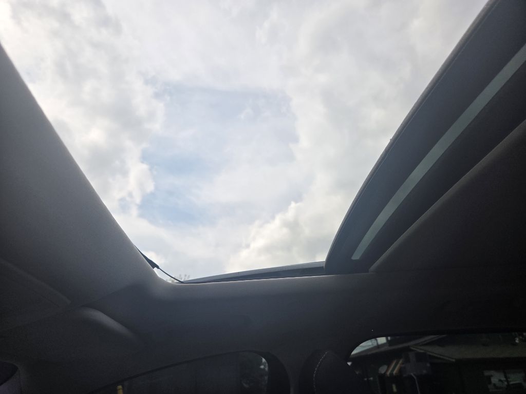Photo 18 of this FORD ESCAPE