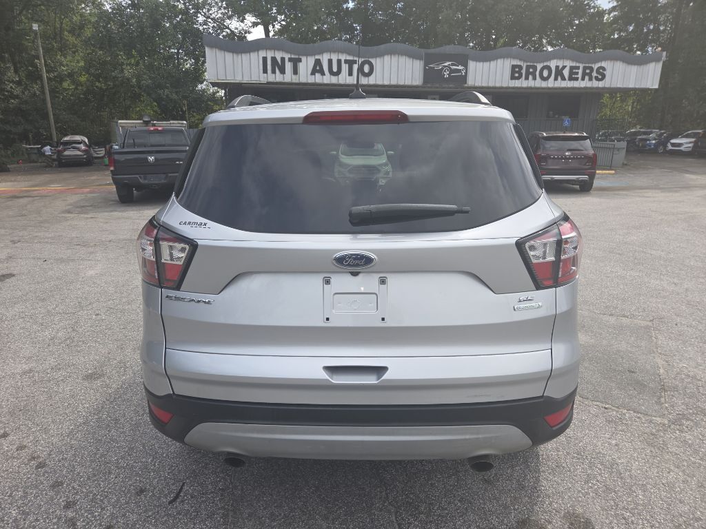 Photo 5 of this FORD ESCAPE