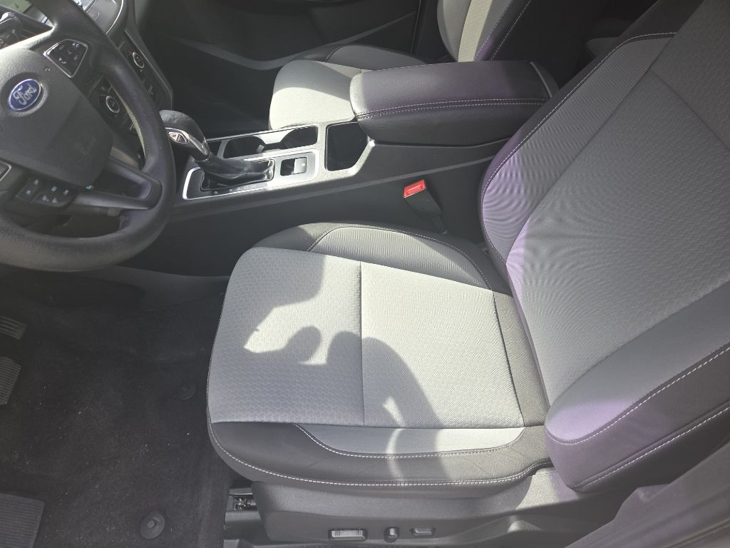 Photo 9 of this FORD ESCAPE