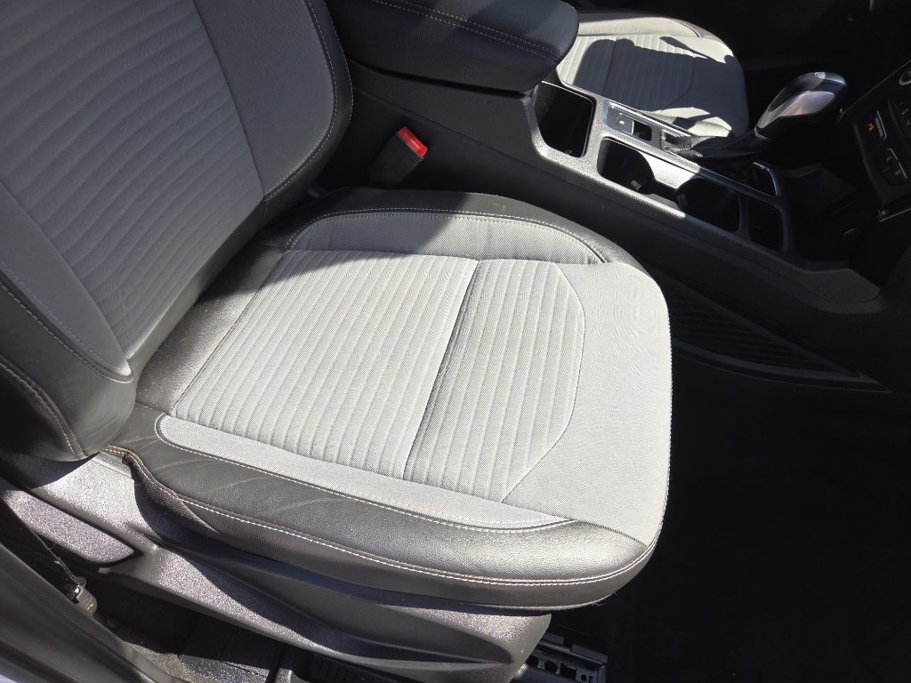 Photo 11 of this FORD ESCAPE