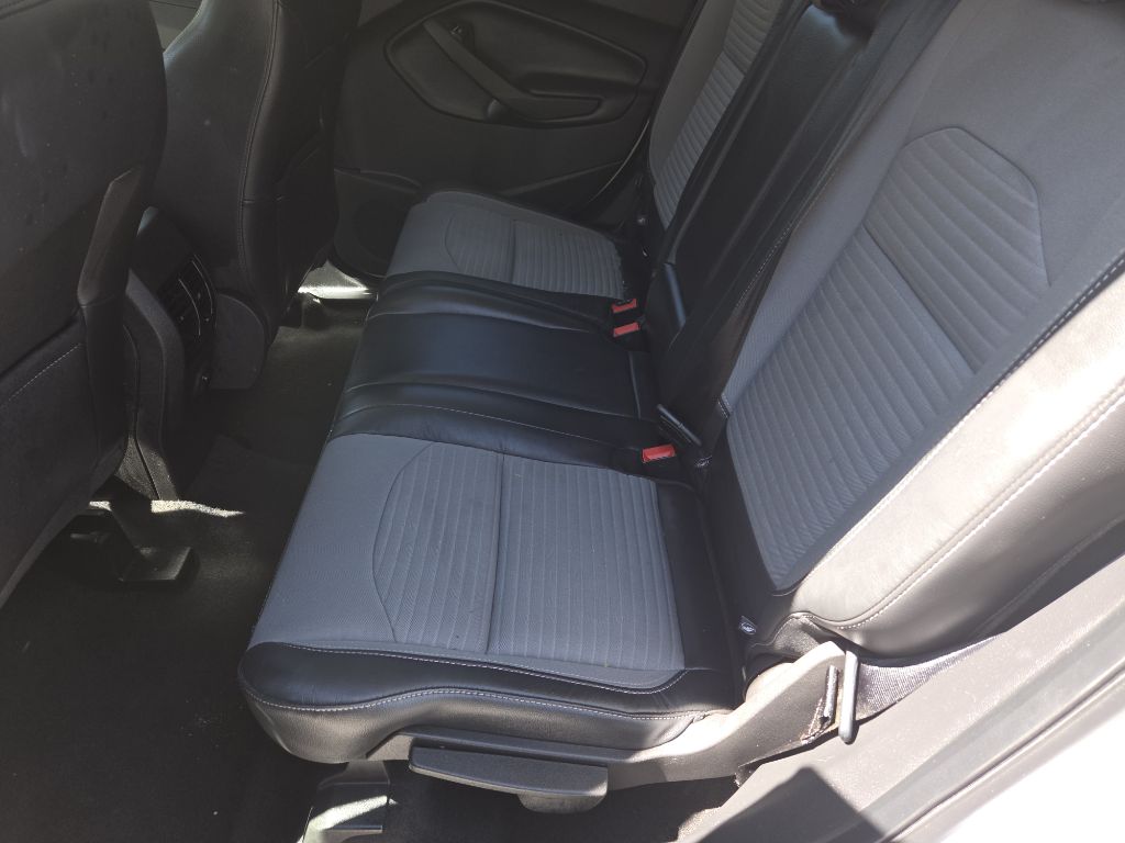Photo 12 of this FORD ESCAPE