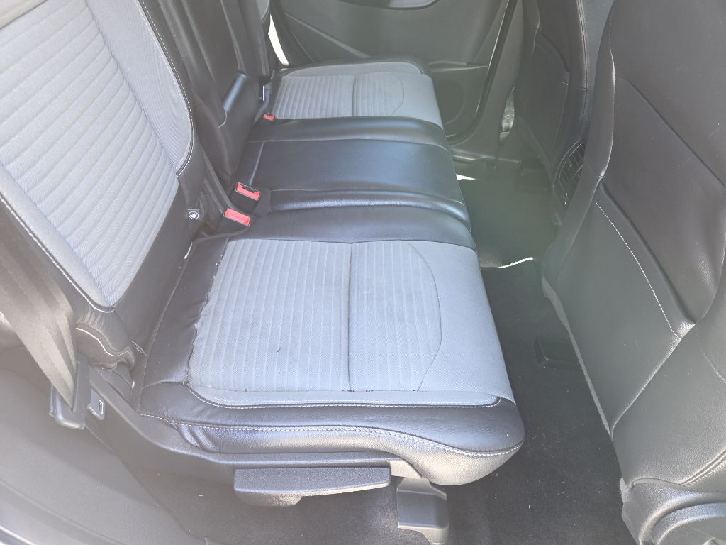 Photo 13 of this FORD ESCAPE
