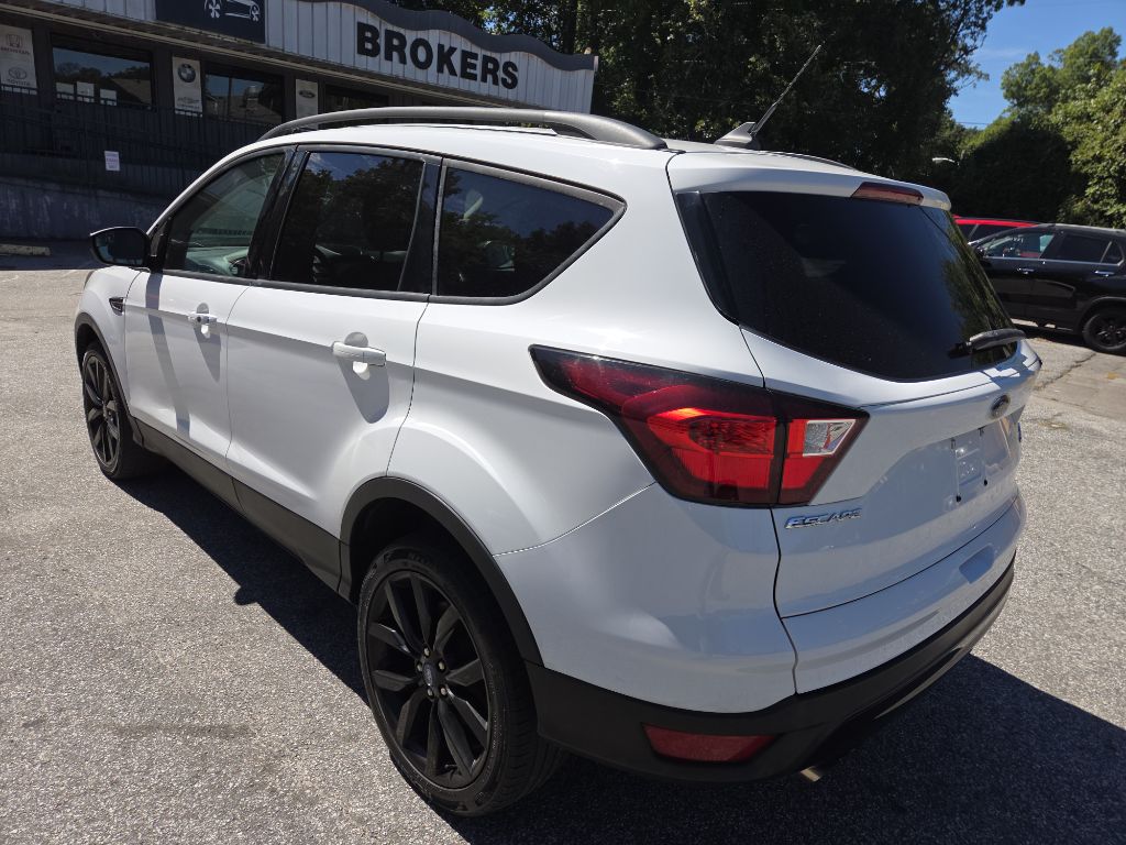 Photo 6 of this FORD ESCAPE