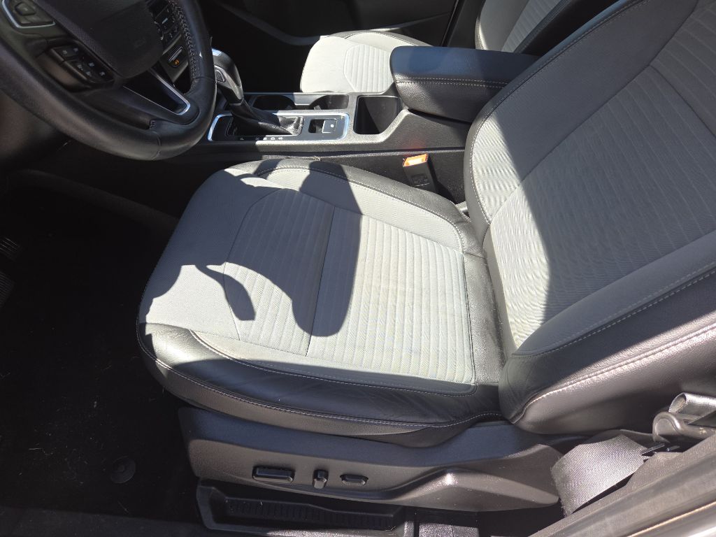 Photo 10 of this FORD ESCAPE