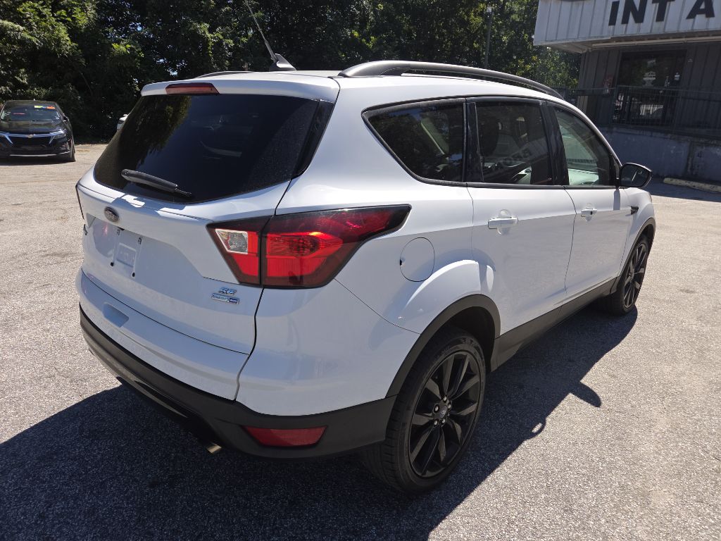 Photo 4 of this FORD ESCAPE