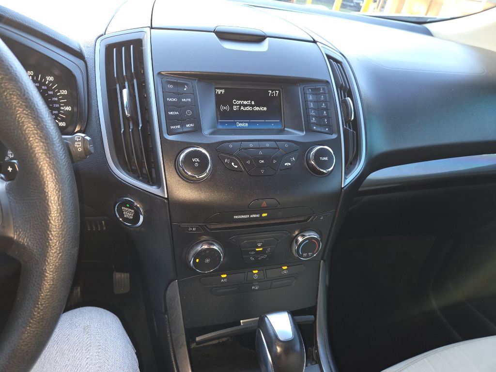 Photo 17 of this FORD EDGE