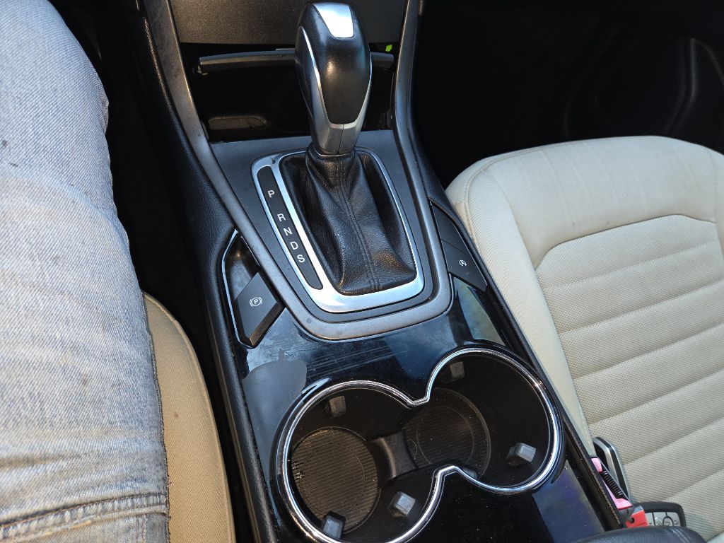 Photo 16 of this FORD EDGE