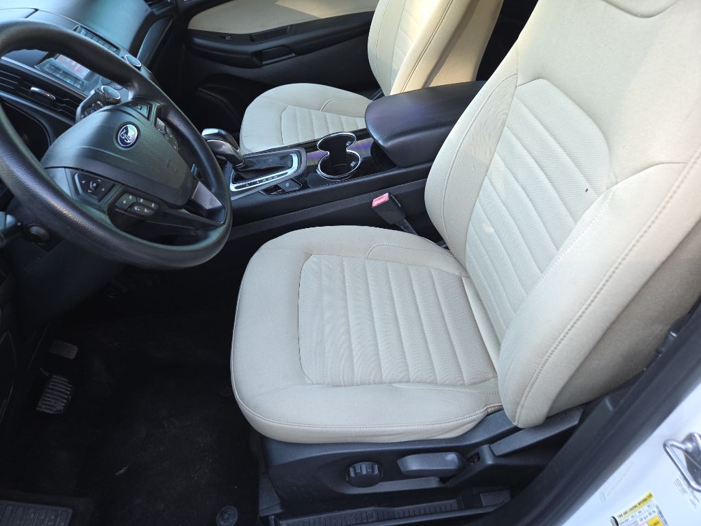 Photo 10 of this FORD EDGE