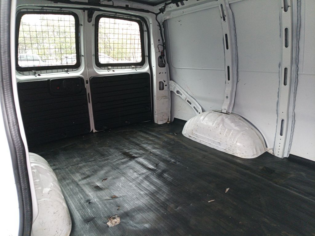 Photo 13 of this CHEVROLET EXPRESS