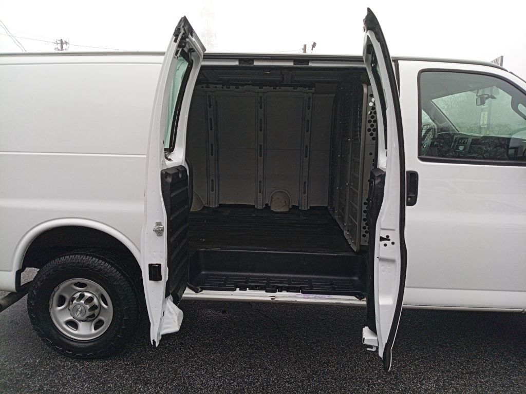 Photo 8 of this CHEVROLET EXPRESS