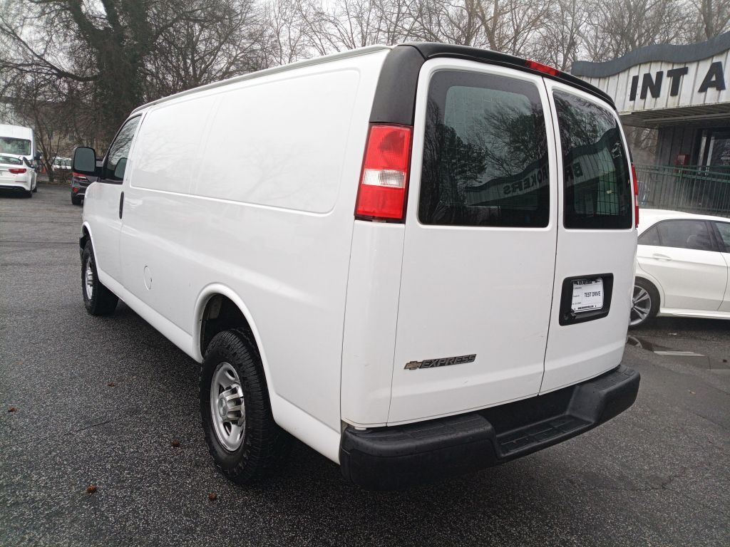 Photo 6 of this CHEVROLET EXPRESS