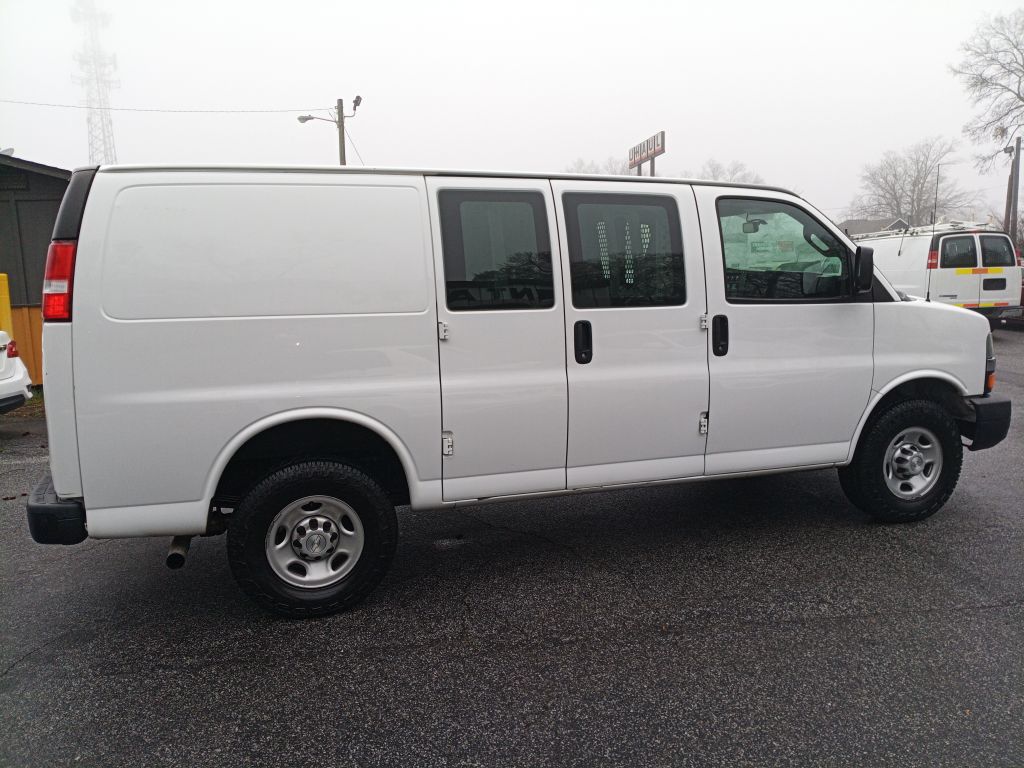 Photo 5 of this CHEVROLET EXPRESS