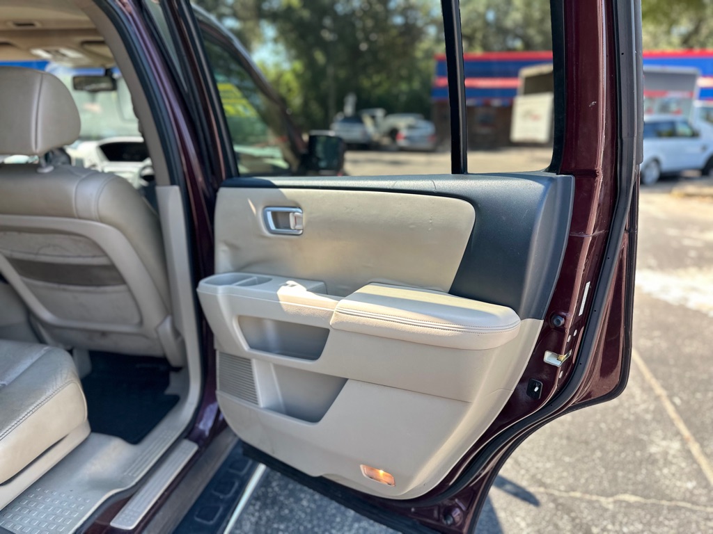Photo 11 of this HONDA PILOT