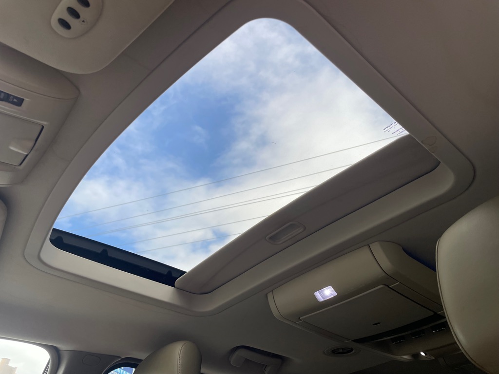 Photo 30 of this CHRYSLER TOWN & COUNTRY