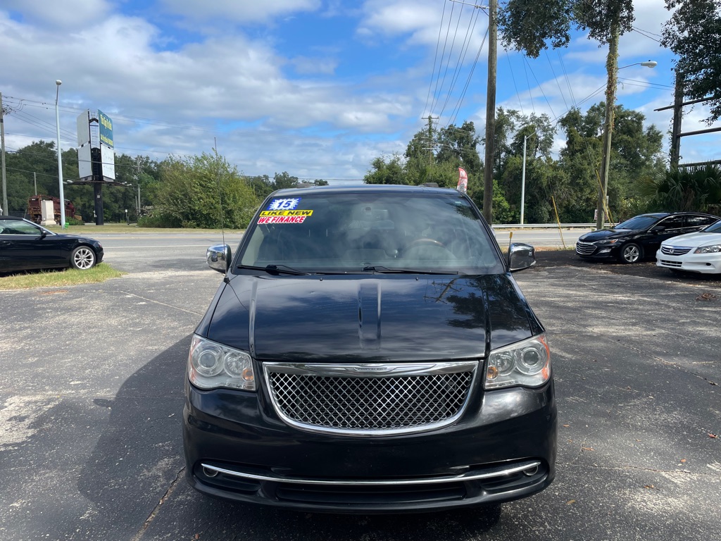 Photo 8 of this CHRYSLER TOWN & COUNTRY