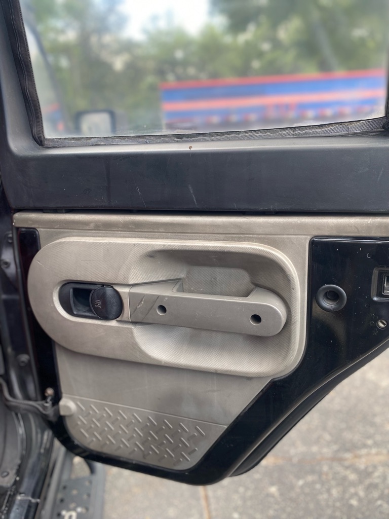 Photo 18 of this JEEP WRANGLER UNLIMI