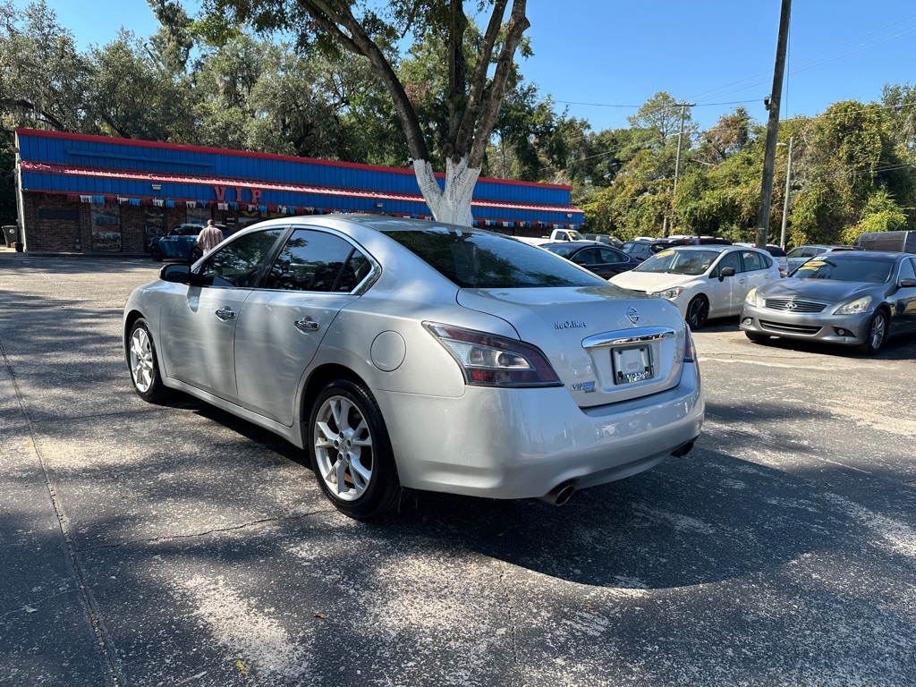 Photo 3 of this NISSAN MAXIMA