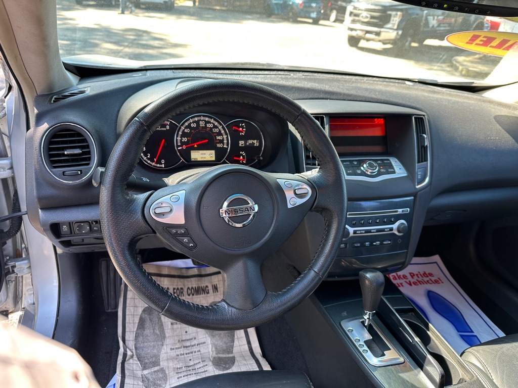 Photo 14 of this NISSAN MAXIMA
