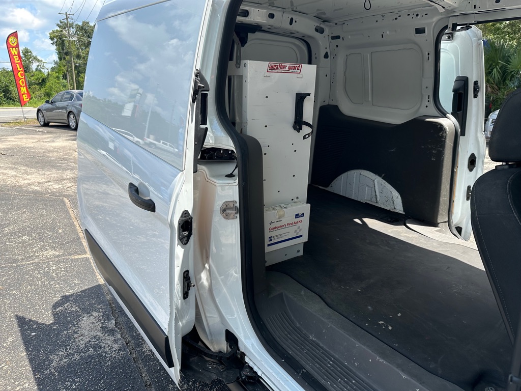 Photo 16 of this FORD TRANSIT CONNECT