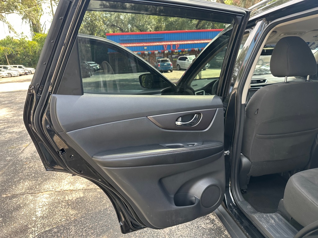 Photo 16 of this NISSAN ROGUE