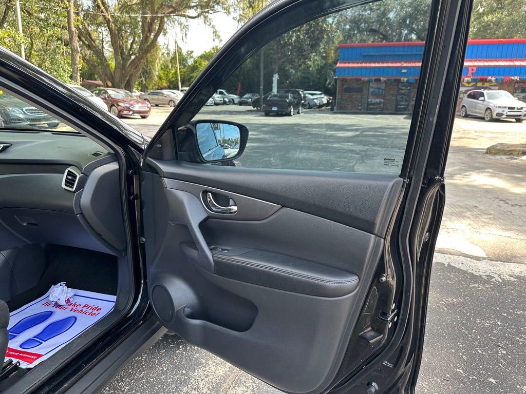 Photo 20 of this NISSAN ROGUE