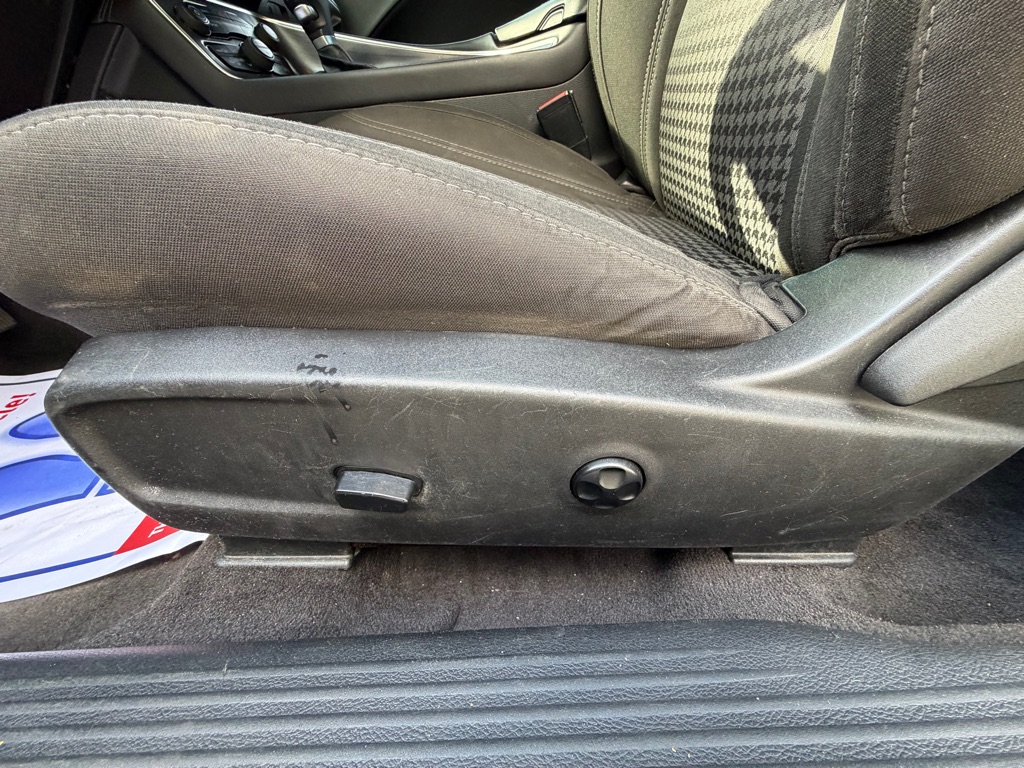 Photo 18 of this DODGE CHALLENGER