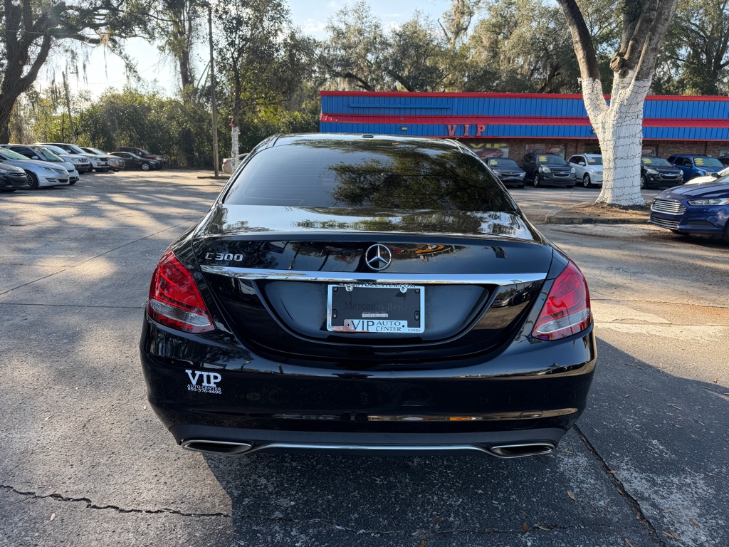 Photo 4 of this MERCEDES-BENZ C-CLASS