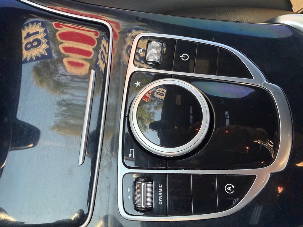Photo 15 of this MERCEDES-BENZ C-CLASS