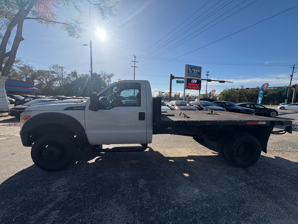 Photo 2 of this FORD F550