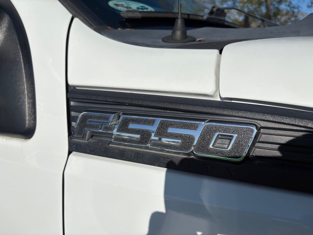 Photo 20 of this FORD F550
