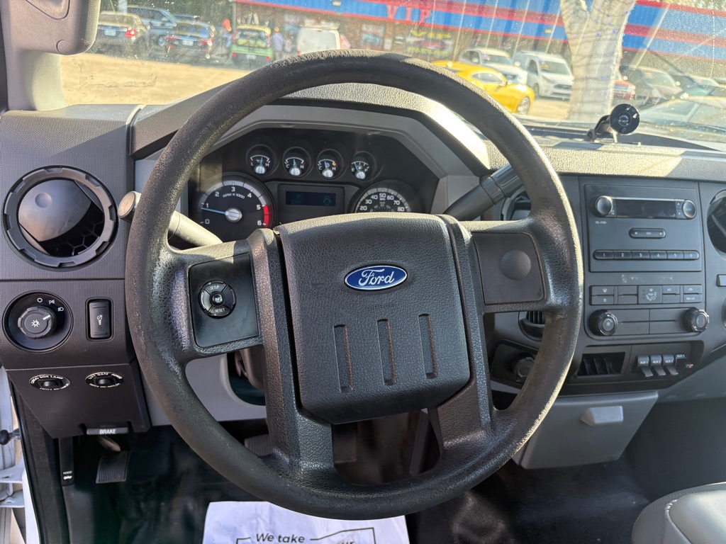 Photo 10 of this FORD F550